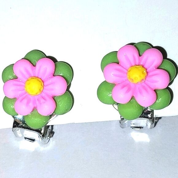 Beautiful girls floral print clip-on earrings for kids - Picture 1 of 4